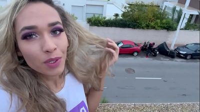 I fuck a technician who comes to my house. I swallow his whole cock and he cums in my pussy